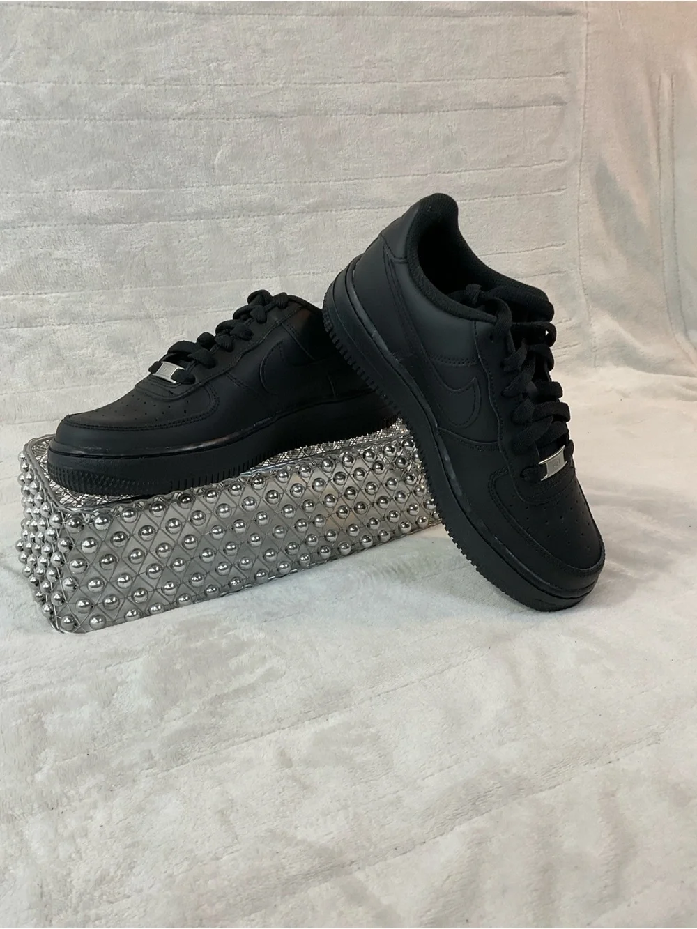 Nike Air Force 1 Low LE Triple Black Sz 4Y/Women’s 5.5 FV5951-001